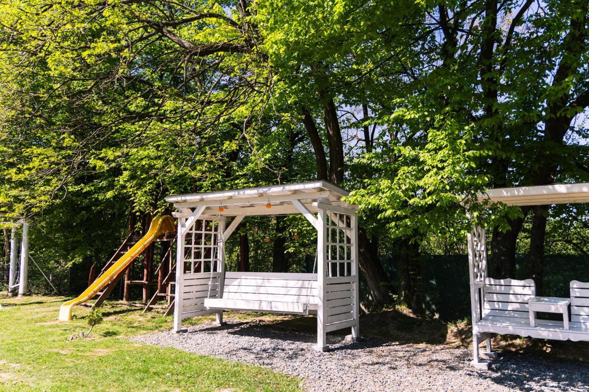 Gasthof Pensiunea Poiana Avrigului 4*